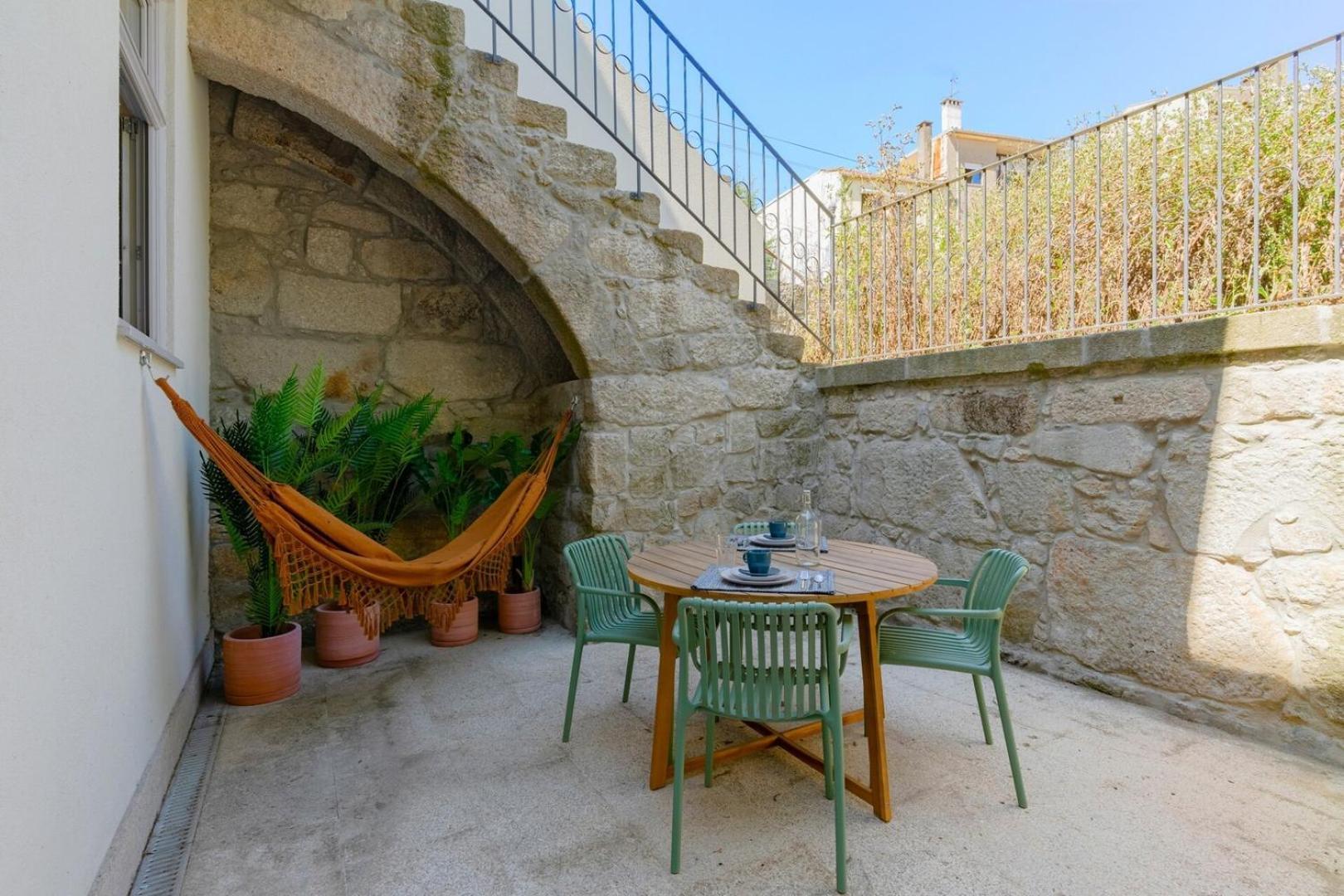 Spacious With Patio At Historic Center Tenda de luxo Porto