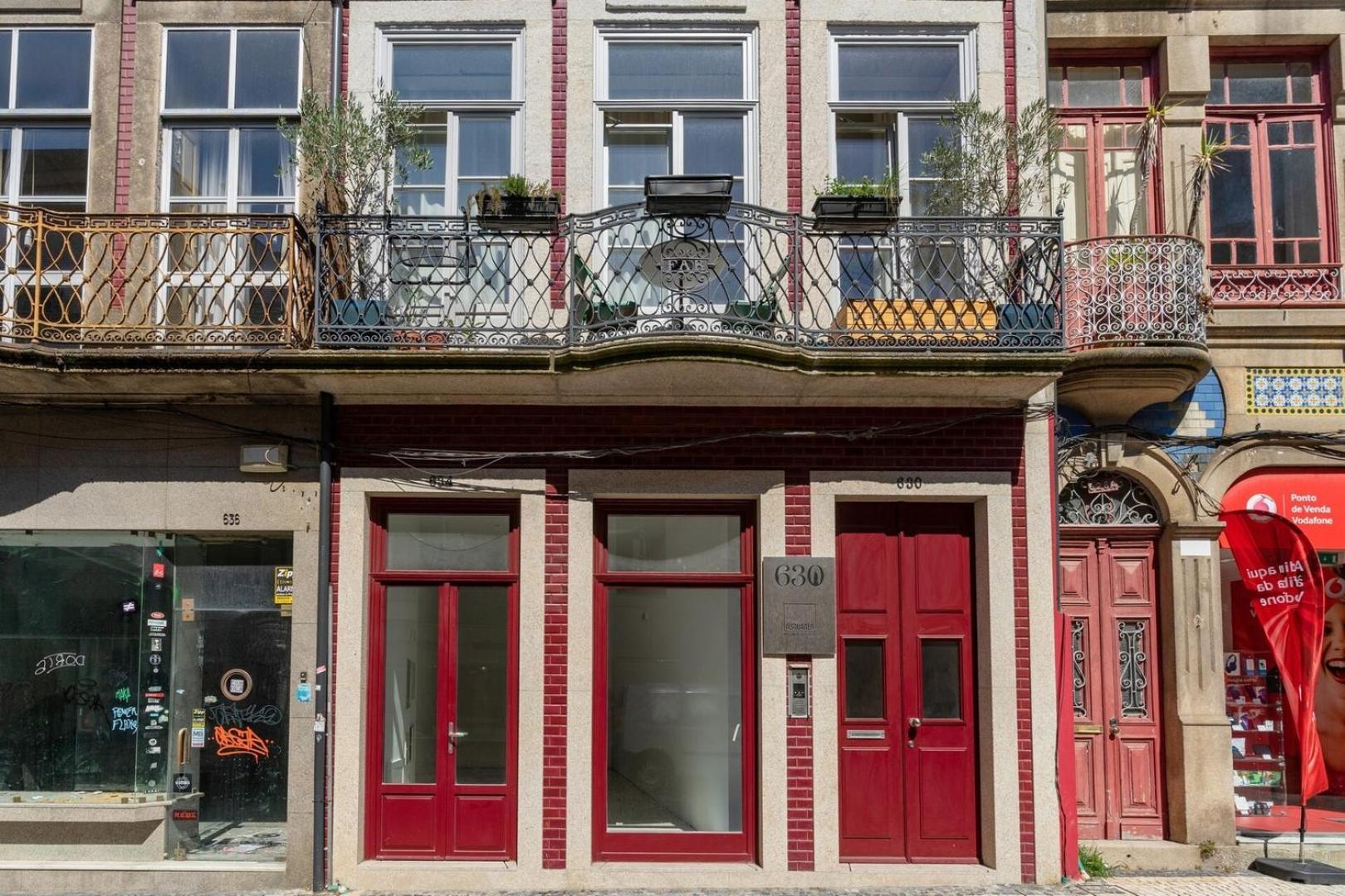 Spacious With Patio At Historic Center *