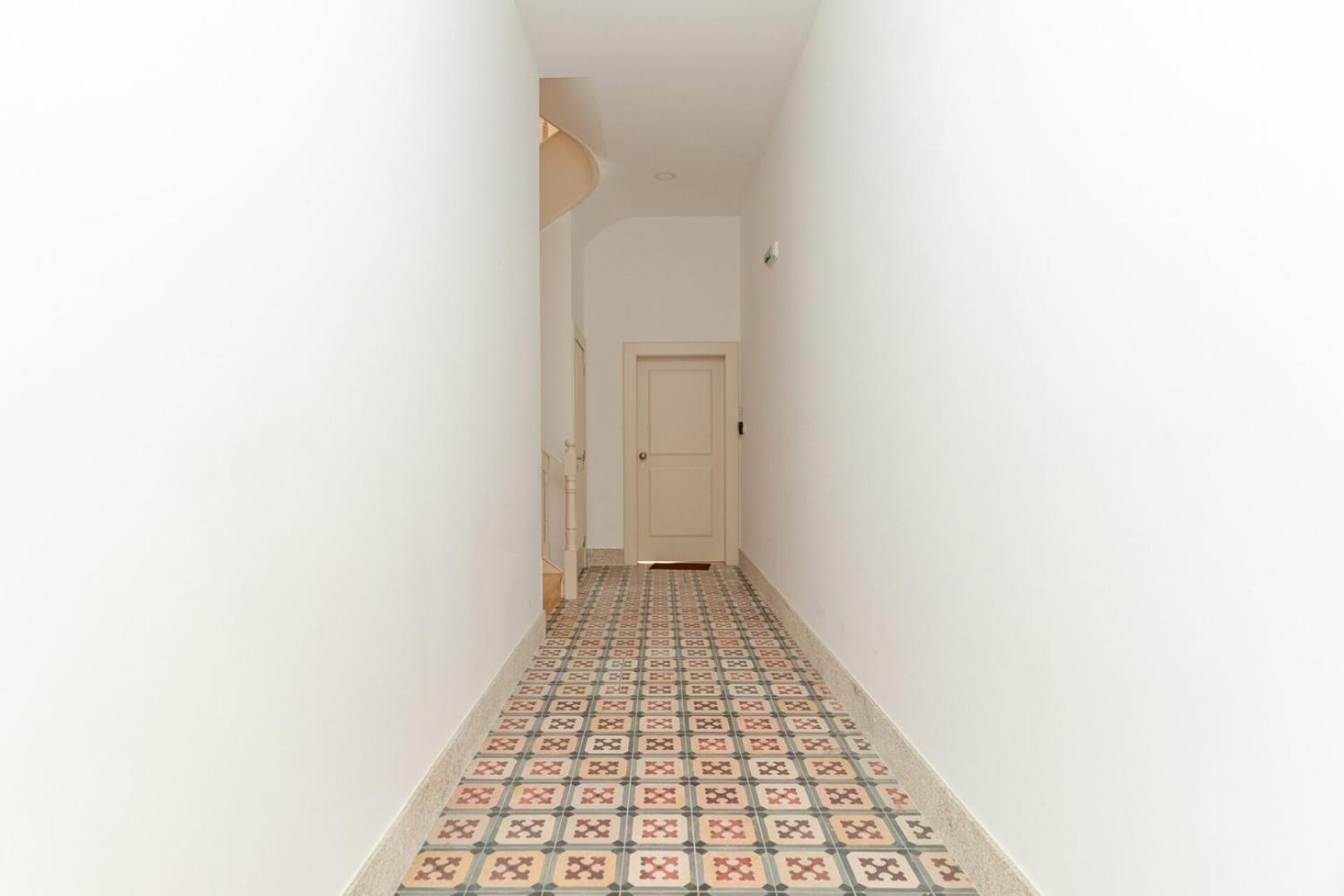 Spacious With Patio At Historic Center *